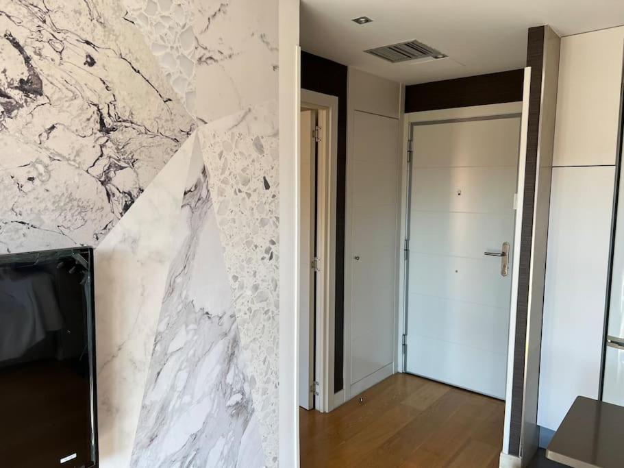 Relajate Despues De Patear Madrid Apartman Kültér fotó
