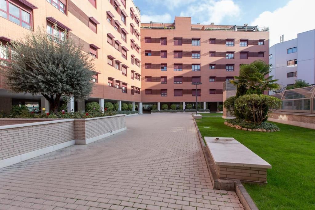 Relajate Despues De Patear Madrid Apartman Kültér fotó