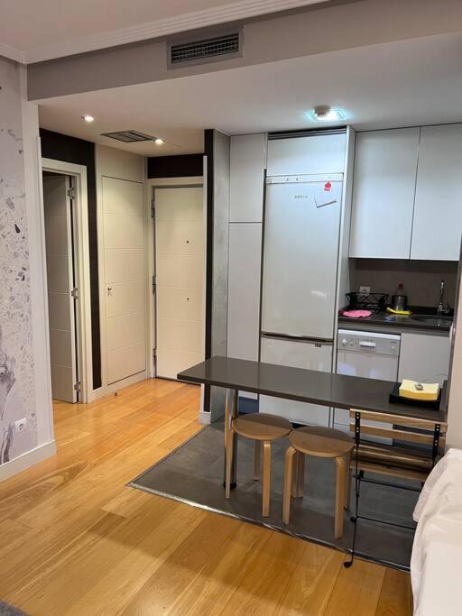 Relajate Despues De Patear Madrid Apartman Kültér fotó